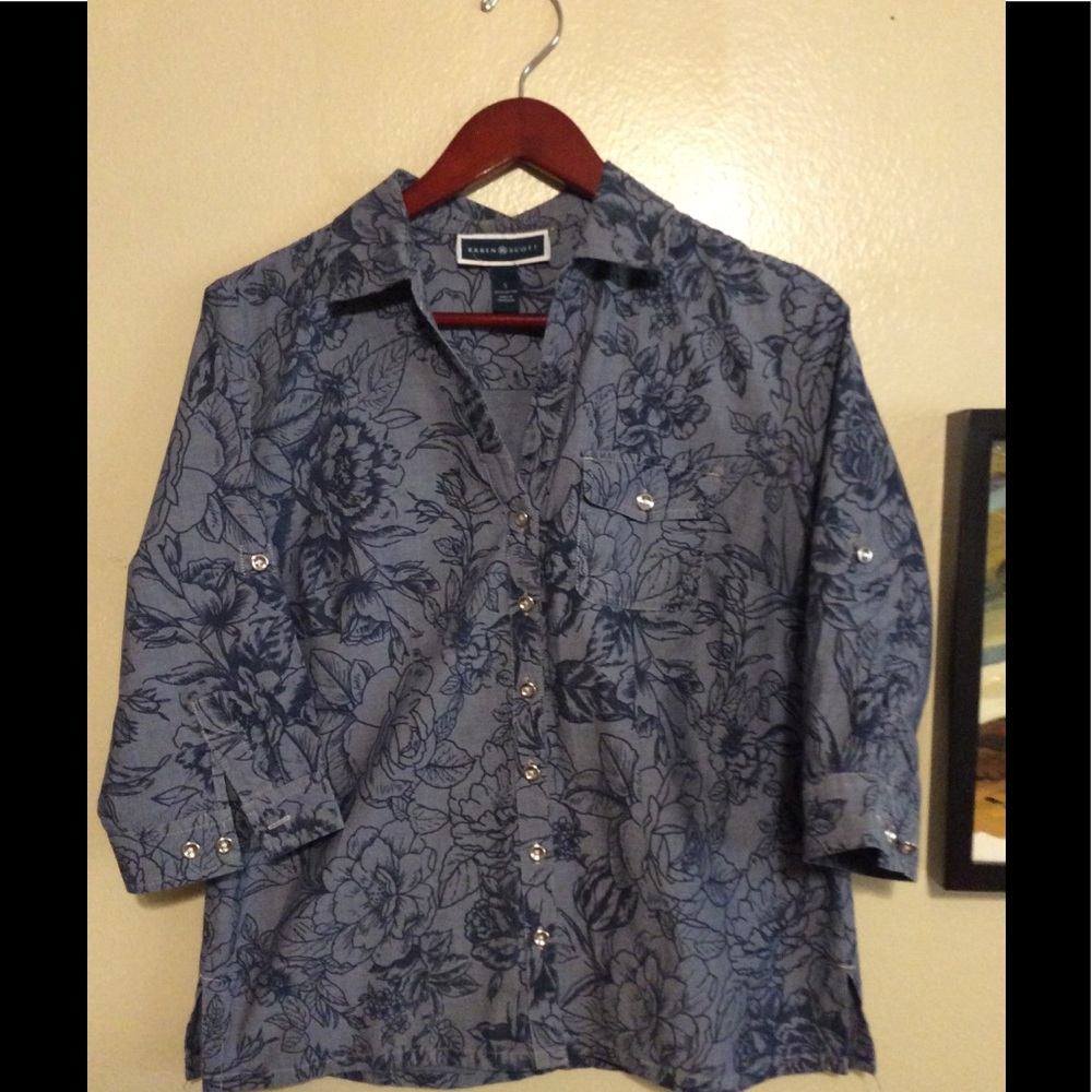 Karen Scott blouse size small fit like a medium